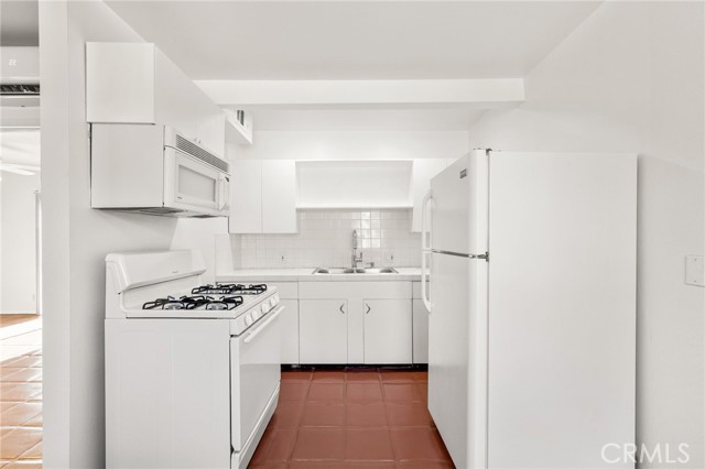 509 561 S Highland Drive, Palm Springs CA: https://media.crmls.org/medias/cb60f38e-65e4-4d4a-9655-a8ef711f8085.jpg