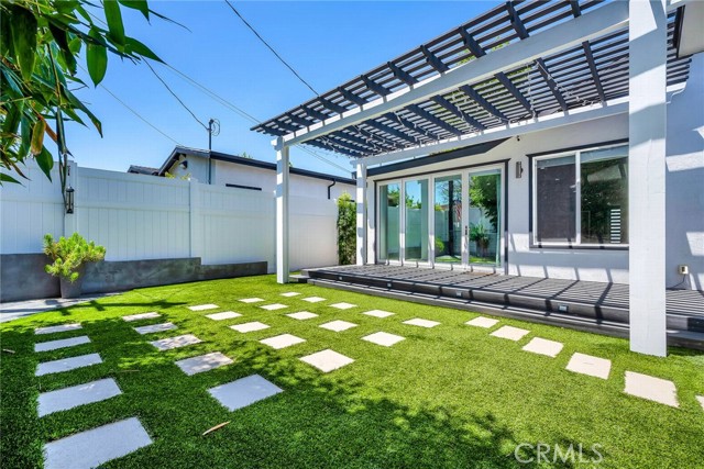 17900 Bullock Street, Encino CA: https://media.crmls.org/medias/cb62a869-91ea-4d47-9b46-e9ddc2ce3e55.jpg
