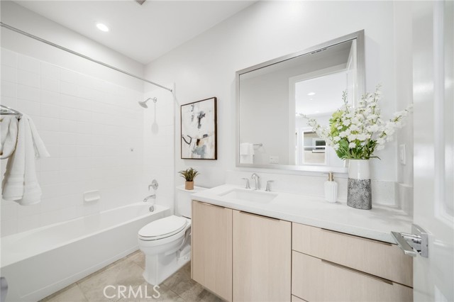 211 Wild Flower, Lake Forest CA: https://media.crmls.org/medias/cb62c45e-43c2-43c8-99ca-3e48ff0b540a.jpg