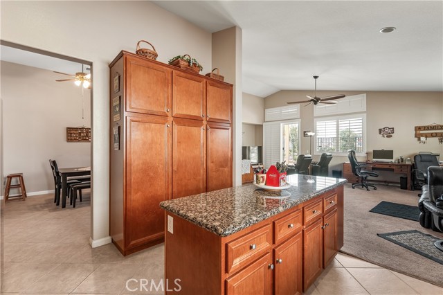 671 Zaharias Circle, Hemet CA: https://media.crmls.org/medias/cb62c68a-9523-4f71-898d-a201c90ebfe3.jpg