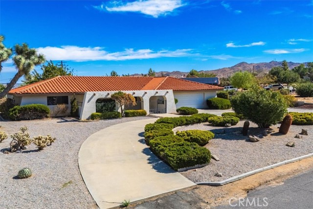 Detail Gallery Image 2 of 49 For 8825 San Vincente Dr, Yucca Valley,  CA 92284 - 2 Beds | 2 Baths