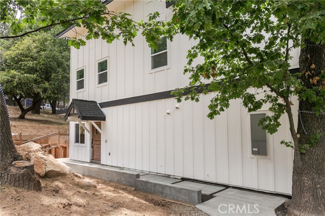 1670 Grass Valley Road, Lake Arrowhead CA: https://media.crmls.org/medias/cb636d1a-f10c-4ea6-ac68-1c4b7626cda9.jpg