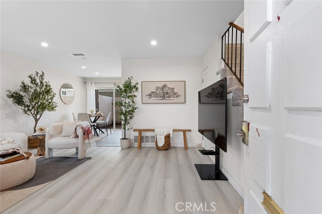 8482 Benjamin Drive, Huntington Beach CA: https://media.crmls.org/medias/cb63eadf-1d55-4595-9006-8eff41645e62.jpg