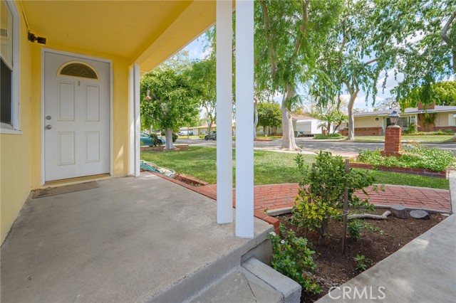 Detail Gallery Image 3 of 28 For 563 S Grove Ave, Anaheim,  CA 92805 - 3 Beds | 2 Baths