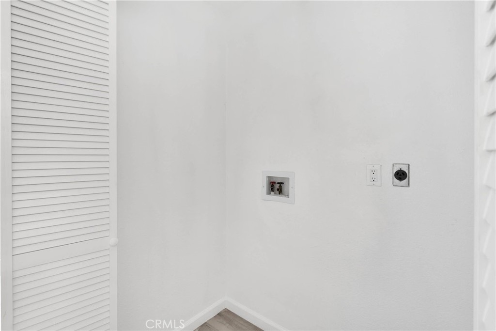 https://media.crmls.org/medias/cb64c4d9-b75c-4625-93ed-fd42eb022bb1.jpg?preset=X-Large