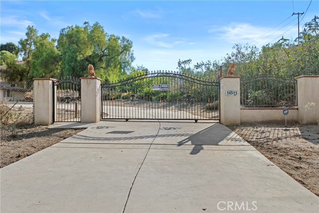 14511 Pine Court, Riverside CA: https://media.crmls.org/medias/cb6535e6-aa2e-4492-ac45-429a9585e760.jpg
