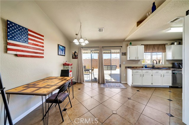 Detail Gallery Image 16 of 39 For 3531 San Jacinto Ave, Rosamond,  CA 93560 - 3 Beds | 2 Baths