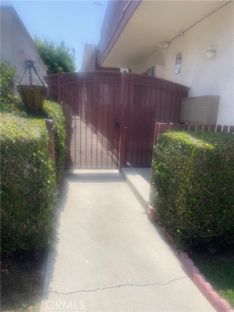 3813 Huron Avenue, Culver City CA: https://media.crmls.org/medias/cb6695c4-c8ff-4fde-93ae-aa1d41ba96c9.jpg