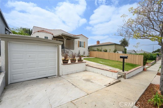 4548 Jade Street, Los Angeles CA: https://media.crmls.org/medias/cb66cc09-151a-403f-9bfb-aae81926ecd1.jpg