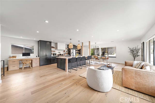 Detail Gallery Image 15 of 42 For 5681 E. Colorado St, Long Beach,  CA 90814 - 3 Beds | 2/1 Baths