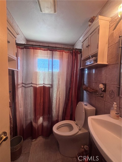 Detail Gallery Image 8 of 15 For 19221 Scobey Ave, Carson,  CA 90746 - 3 Beds | 2 Baths