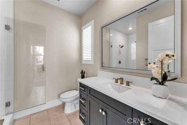 Detail Gallery Image 8 of 51 For 114 Crossover, Irvine,  CA 92618 - 5 Beds | 5/2 Baths