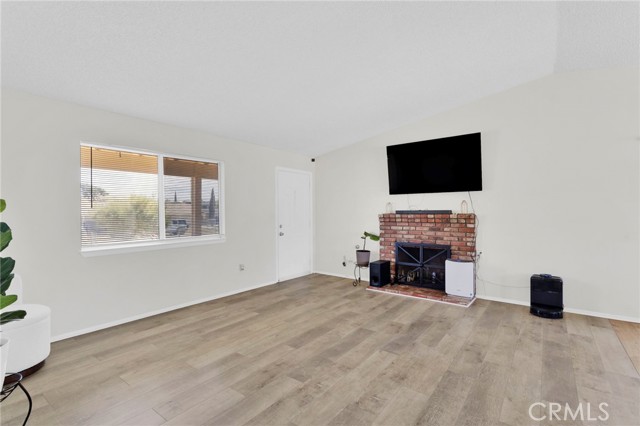 Detail Gallery Image 9 of 58 For 15870 Cazadero, Victorville,  CA 92394 - 3 Beds | 2 Baths