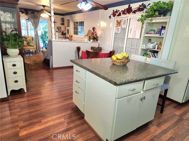 Detail Gallery Image 7 of 71 For 19755 Steinway St, Canyon Country,  CA 91351 - 3 Beds | 2 Baths