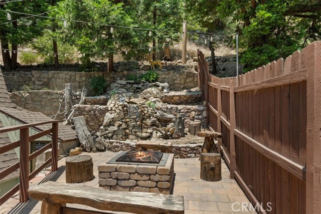 1277 Lovers Lane, Rimforest CA: https://media.crmls.org/medias/cb6a0fd0-e6c2-4855-a795-6d95f1fc8bdd.jpg