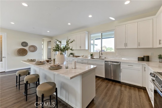Detail Gallery Image 10 of 34 For 286 N Locan Ave, Fresno,  CA 93737 - 5 Beds | 4/1 Baths