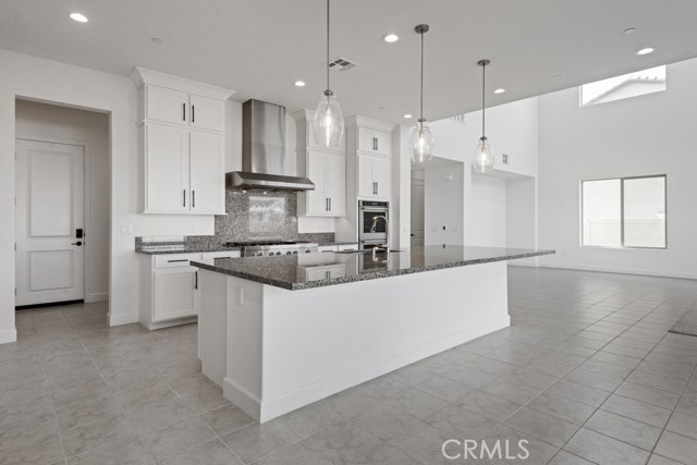 17744 Mcdowell Valley Drive, Riverside CA: https://media.crmls.org/medias/cb6b5cbc-2f83-4d62-ad1e-b0fe0d441e24.jpg