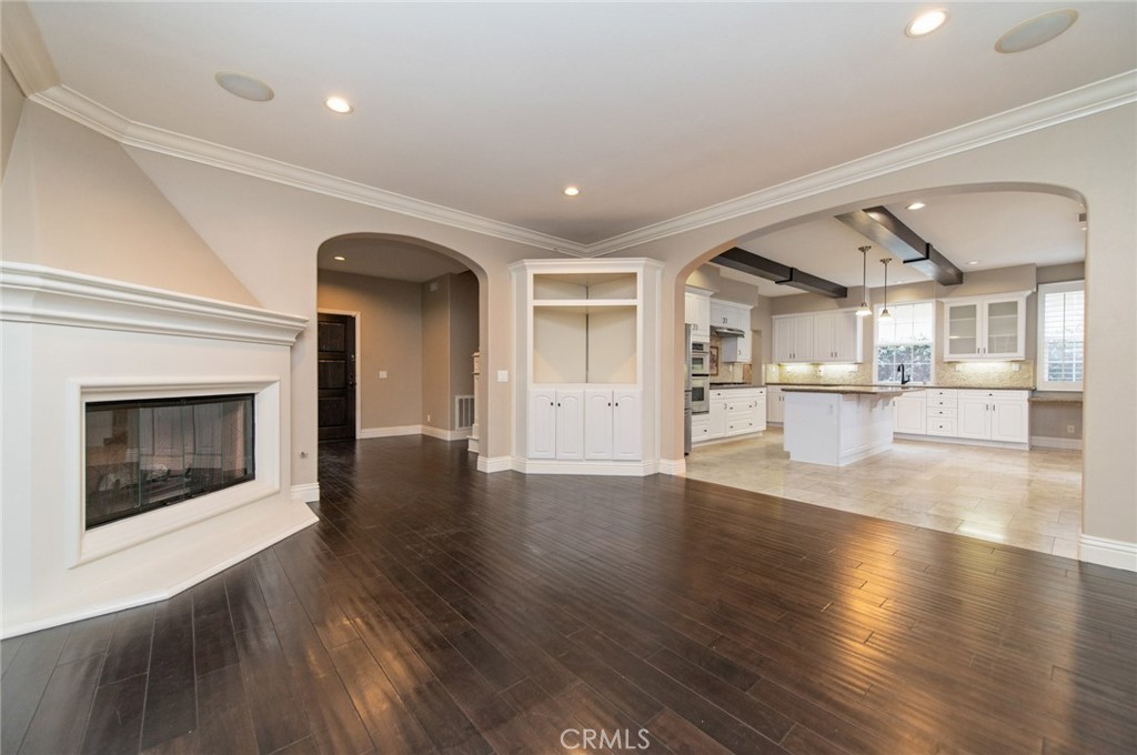 MLS #OC25261172 image #5