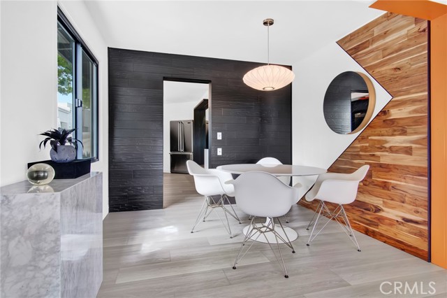 Detail Gallery Image 6 of 28 For 300 Holmwood Dr, Newport Beach,  CA 92663 - 3 Beds | 2 Baths