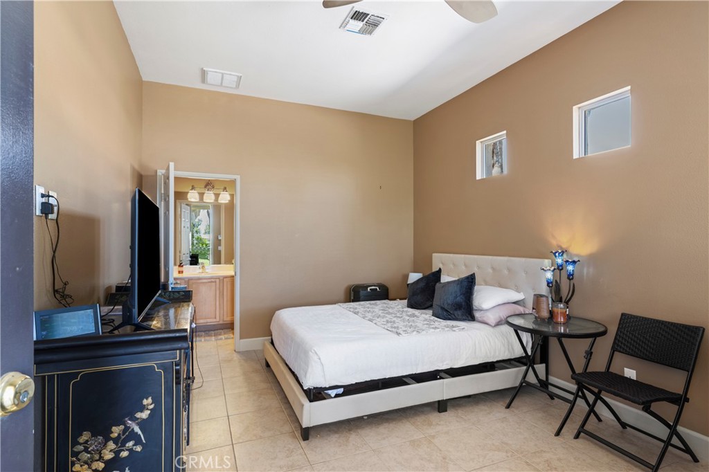 MLS #OC25175236 image #28