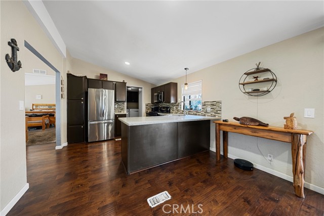 Detail Gallery Image 9 of 42 For 34437 Tree Ln, Wildomar,  CA 92595 - 3 Beds | 2/1 Baths