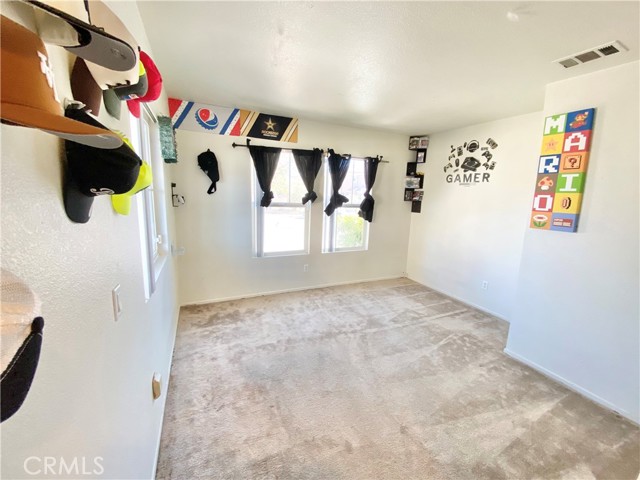 Detail Gallery Image 12 of 26 For 16926 Grand Triassic Ln, Victorville,  CA 92394 - 3 Beds | 2/1 Baths