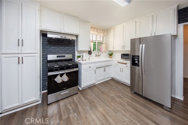 7838 Hazeltine Avenue, Panorama City CA: https://media.crmls.org/medias/cb6ee310-a41a-4960-bfd1-e51ceb6ecbb1.jpg