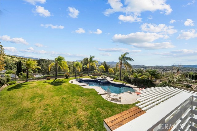 Detail Gallery Image 26 of 45 For 28246 Deer Ct, Canyon Country,  CA 91351 - 4 Beds | 2/1 Baths