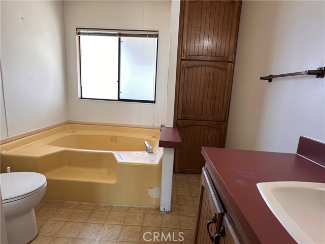 1500 Held Drive, Modesto CA: https://media.crmls.org/medias/cb6f8daf-63a2-4f34-93c3-f253fd0bfc9d.jpg