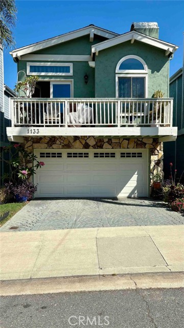 Detail Gallery Image 1 of 15 For 1133 7th Place, Hermosa Beach,  CA 90254 - 3 Beds | 2/1 Baths