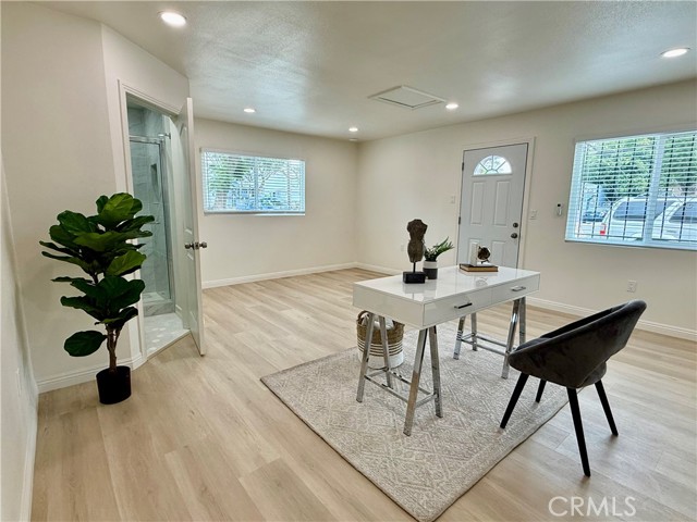 Detail Gallery Image 5 of 40 For 6161 Orange Ave, Long Beach,  CA 90805 - 3 Beds | 1/1 Baths
