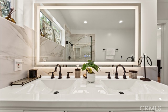 Detail Gallery Image 32 of 43 For 4428 Saugus Ave, Sherman Oaks,  CA 91403 - 4 Beds | 4 Baths