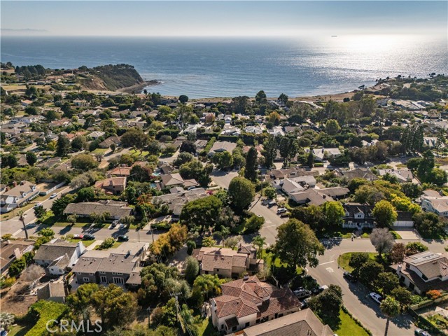 2300 Via Pacheco, Palos Verdes Estates CA: https://media.crmls.org/medias/cb72859e-4517-4deb-a46d-263e6bd09a32.jpg