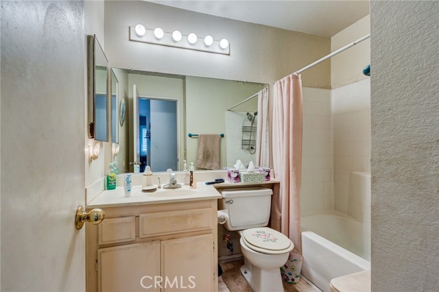 4092 Sandpiper Drive, Jurupa Valley CA: https://media.crmls.org/medias/cb730a7a-7456-4156-ae61-281d30b53757.jpg