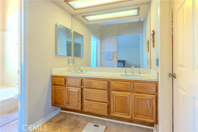 Detail Gallery Image 14 of 19 For 2667 Victoria Park, Riverside,  CA 92506 - 3 Beds | 2 Baths