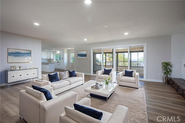 Detail Gallery Image 4 of 56 For 44750 Adobe Dr, Hemet,  CA 92544 - 3 Beds | 2/1 Baths