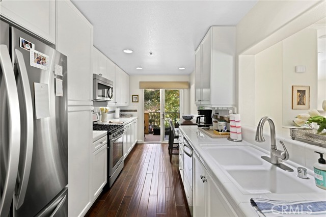 Detail Gallery Image 18 of 40 For 4 Firenze Ct, Newport Coast,  CA 92657 - 2 Beds | 2 Baths