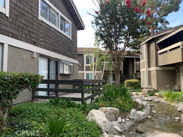 118 Streamwood, Irvine CA: https://media.crmls.org/medias/cb739781-306a-4e81-8353-5542c9278cd4.jpg