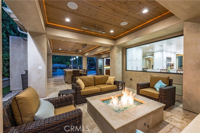 6561 Horseshoe Lane, Huntington Beach CA: https://media.crmls.org/medias/cb73db6d-bcd2-4f18-bf08-a85b60bd4d90.jpg