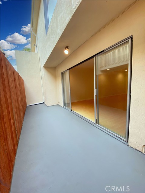 908 15th Street, Santa Monica CA: https://media.crmls.org/medias/cb74aab4-4ef7-4c31-bc34-6b4754c5050b.jpg
