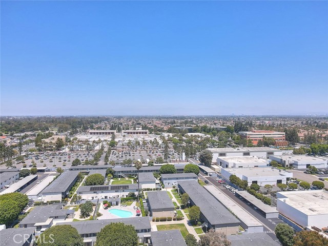 17401 Hood Court, Fountain Valley CA: https://media.crmls.org/medias/cb74d5e8-7bb9-4f26-9a17-d950ee801093.jpg