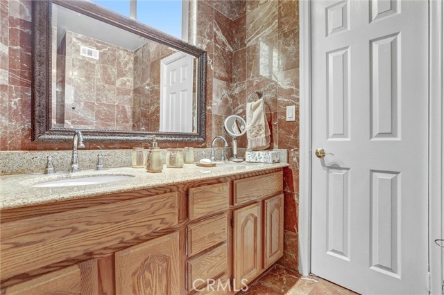 5115 Boda Pl, Woodland Hills CA: https://media.crmls.org/medias/cb75aced-b53a-428e-b102-4033f8e18c8c.jpg