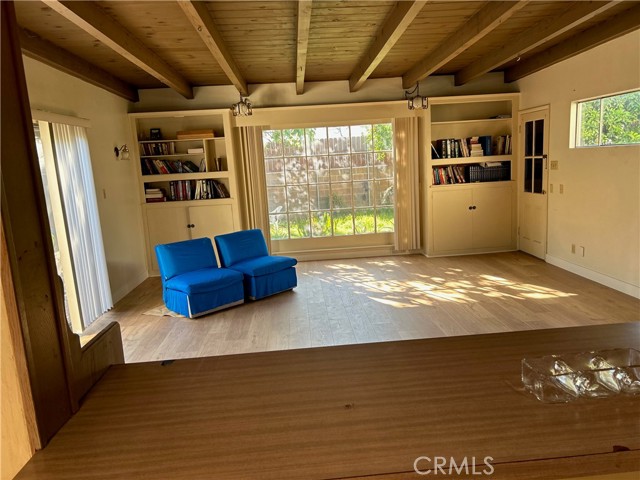 Detail Gallery Image 17 of 27 For 6947 Murietta Ave, Van Nuys,  CA 91405 - 2 Beds | 2 Baths