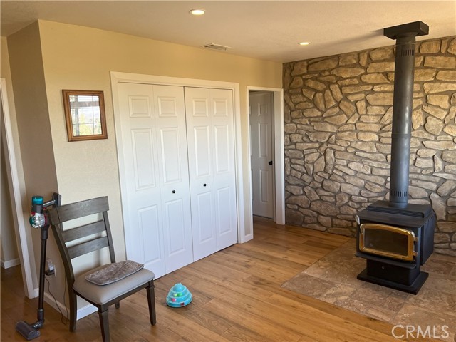 Detail Gallery Image 9 of 38 For 984 Pinon Rd, Pinon Hills,  CA 92372 - 3 Beds | 2/1 Baths
