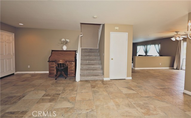 5825 Opal Court, Fontana CA: https://media.crmls.org/medias/cb76fcaa-4be6-4857-a33e-a8f5fa6fe914.jpg