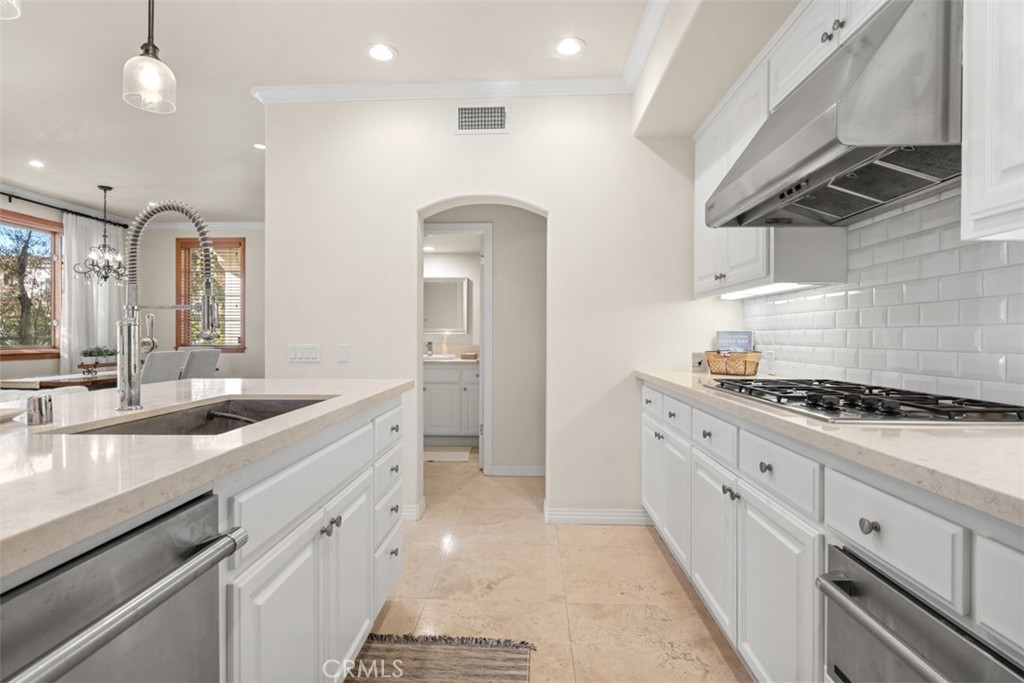 MLS #OC25264387 image #10