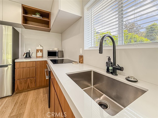 Detail Gallery Image 48 of 54 For 22245 Welby Way, Woodland Hills,  CA 91303 - 4 Beds | 3 Baths