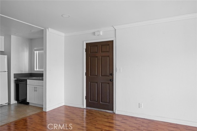 Detail Gallery Image 3 of 18 For 1364 E Garfield Ave #1,  Glendale,  CA 91205 - 2 Beds | 2 Baths