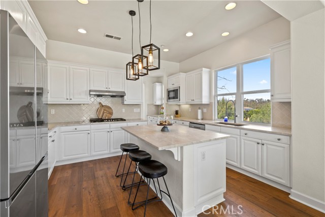 Detail Gallery Image 15 of 66 For 380 Highland Oaks Ct, Fallbrook,  CA 92028 - 5 Beds | 4/1 Baths