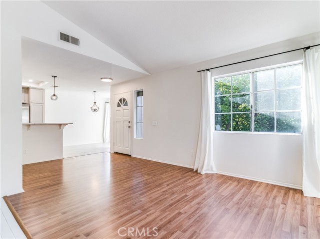 Detail Gallery Image 4 of 16 For 21203 Camelia #34,  Lake Forest,  CA 92630 - 2 Beds | 2 Baths